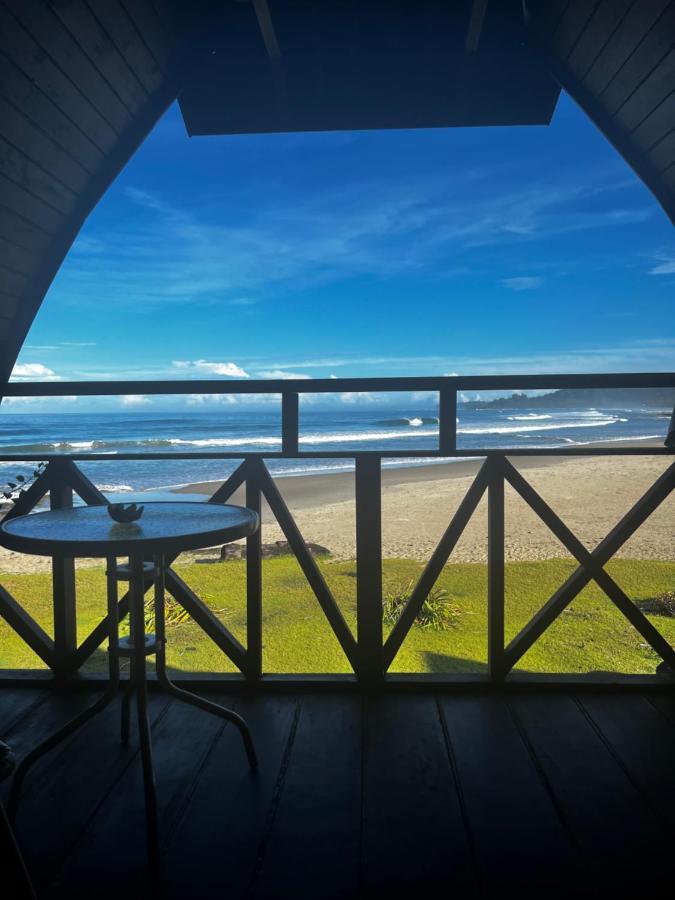 Momos Surf Shack 호텔 Salul 외부 사진