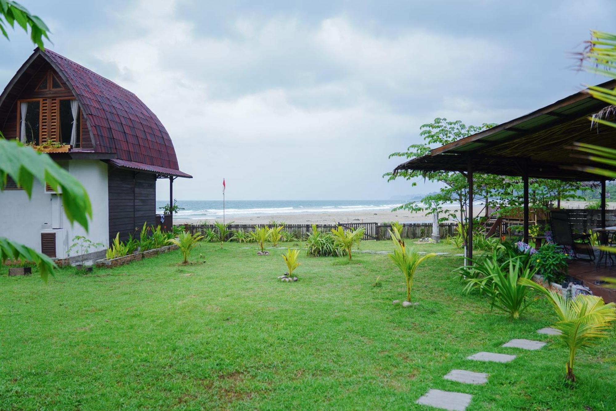 Momos Surf Shack 호텔 Salul 외부 사진